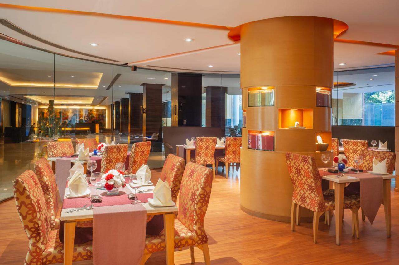 Taj Chandīgarh Екстериор снимка The restaurant