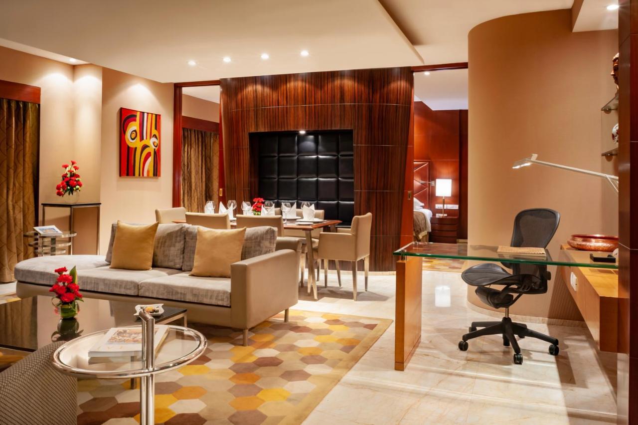 Taj Chandīgarh Екстериор снимка Suite at the Taj Mahal Palace, Mumbai