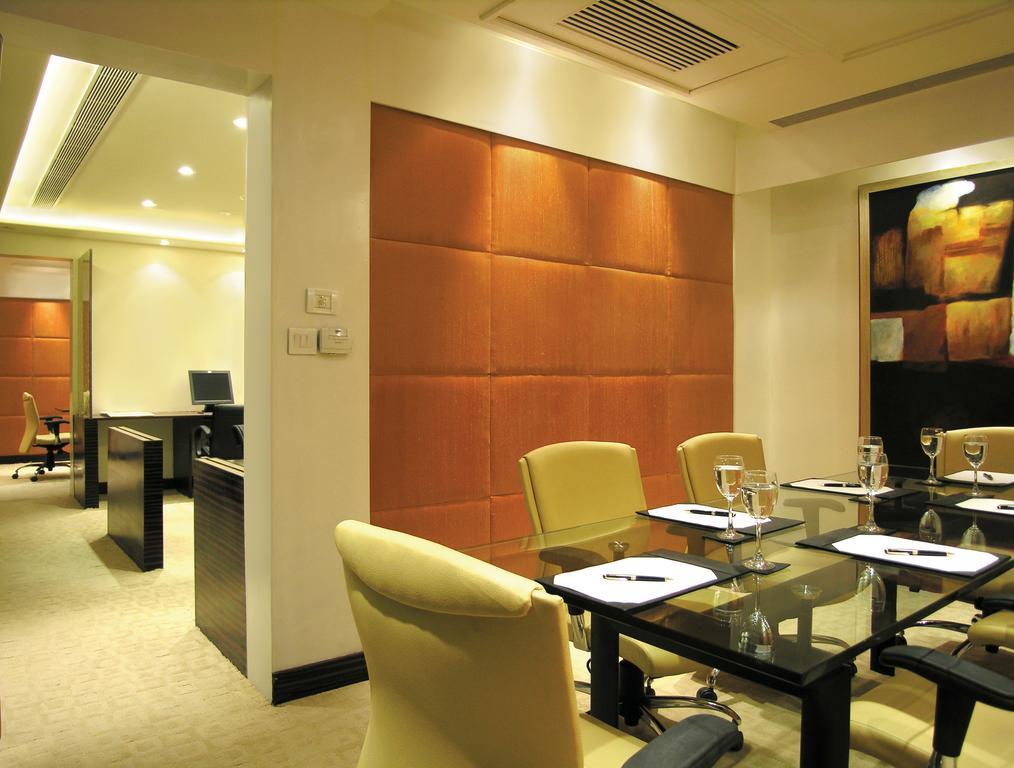 Taj Chandīgarh Екстериор снимка Meeting room at the Taj Mahal Palace, Mumbai