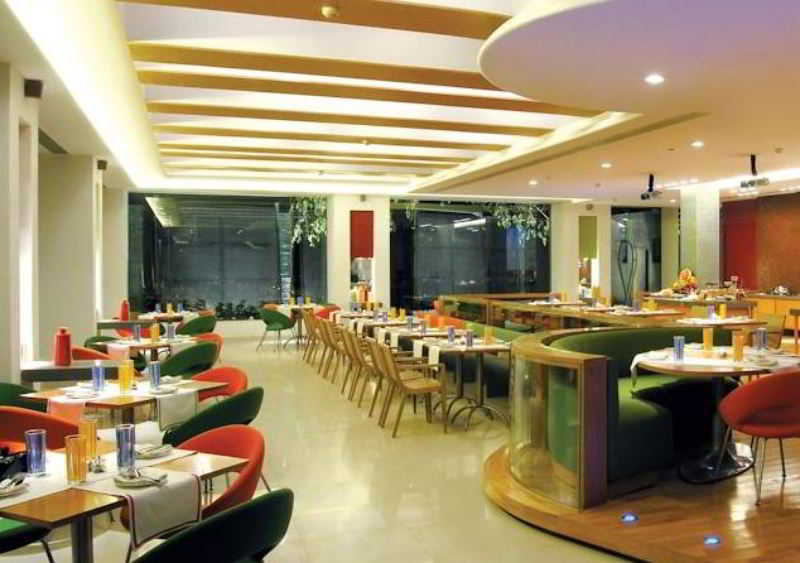 Taj Chandīgarh Екстериор снимка The interior of a typical restaurant